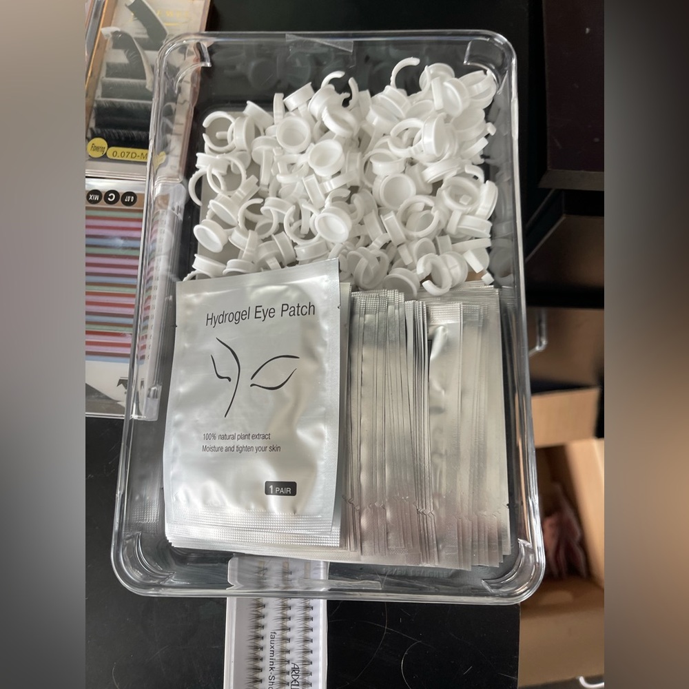 Full lash set up - Picture 8 of 9